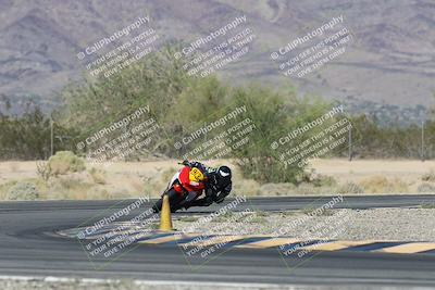 media/Oct-30-2025-Racers Edge (Thu) [[dabbdaf680]]/3-B Group/Session 5 (Turn 6)/